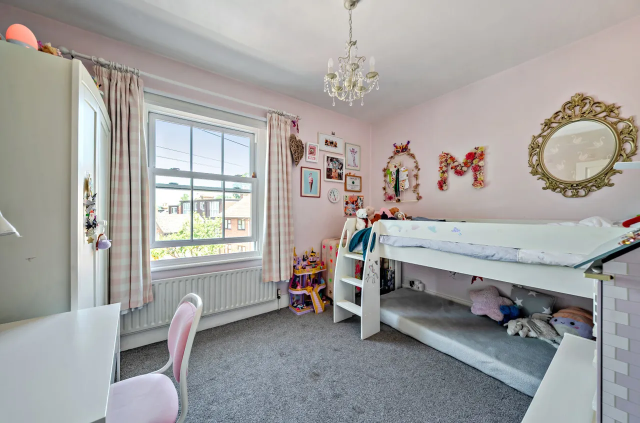 Latimer Road, Godalming, GU7, photo 10