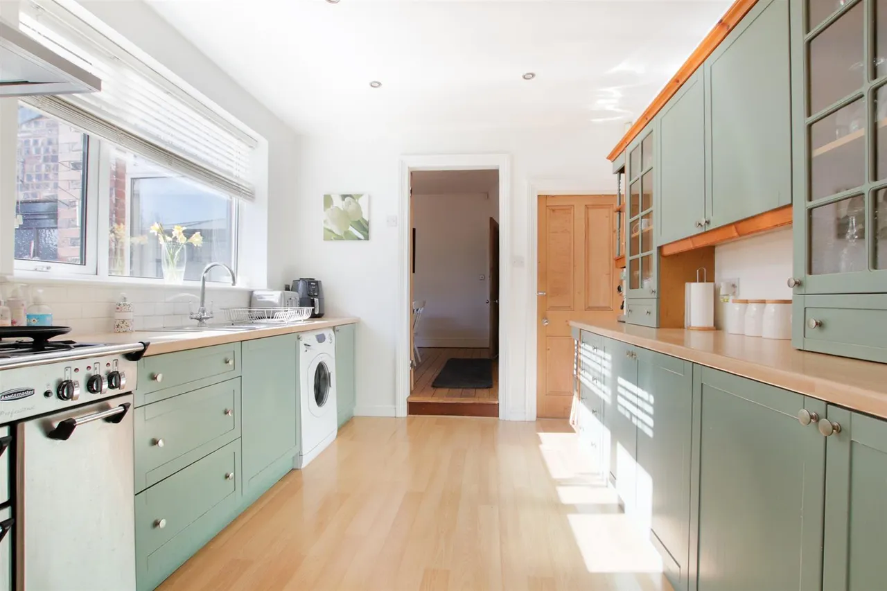 Heyes Lane, Timperley, WA15, photo 5