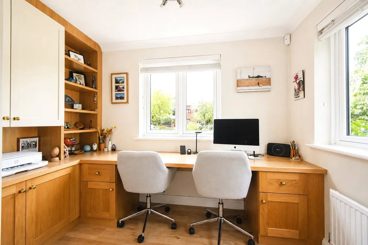 Seton Drive, Hook, Hampshire, RG27 9QS, photo 11