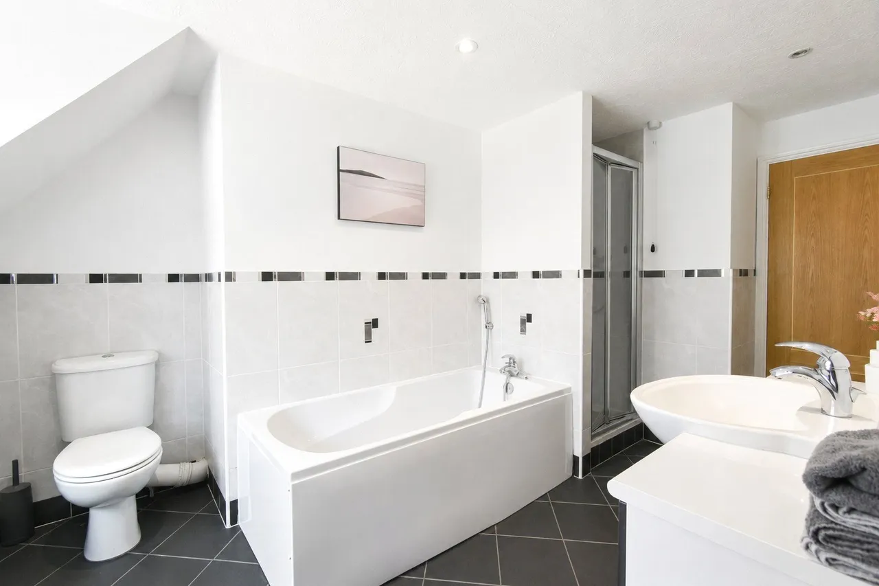 Seton Drive, Hook, Hampshire, RG27 9QS, photo 9