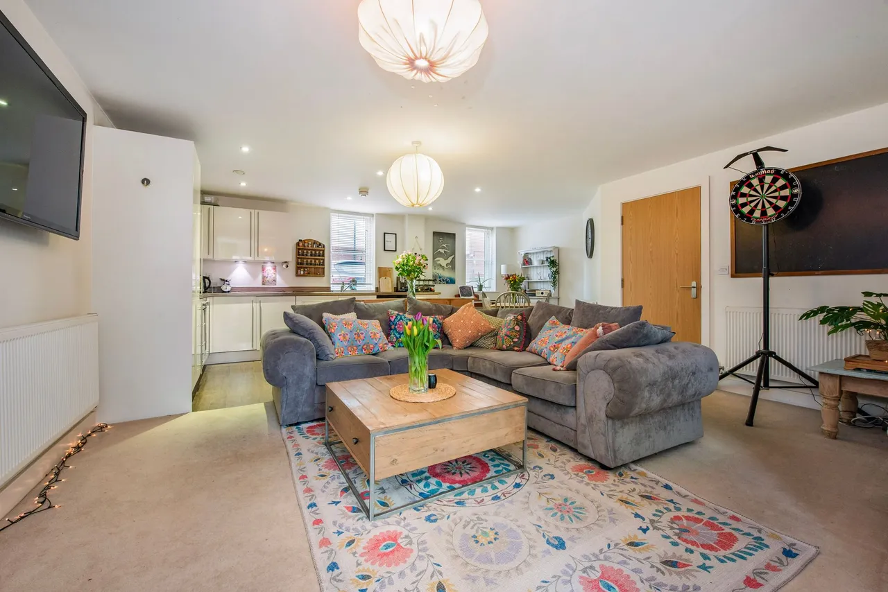 John Rennie Road, Chichester, PO19, photo 3