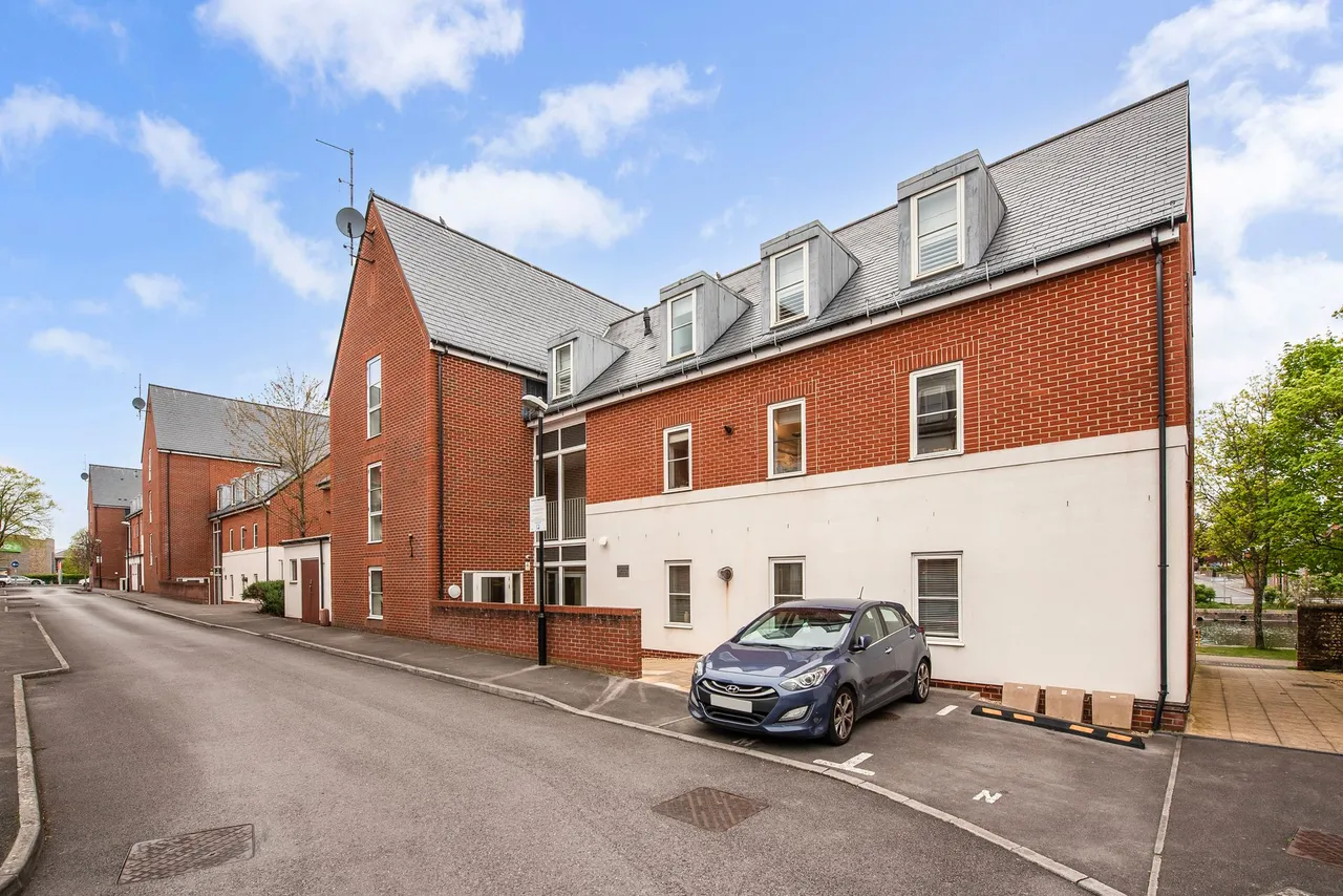 John Rennie Road, Chichester, PO19, photo 5