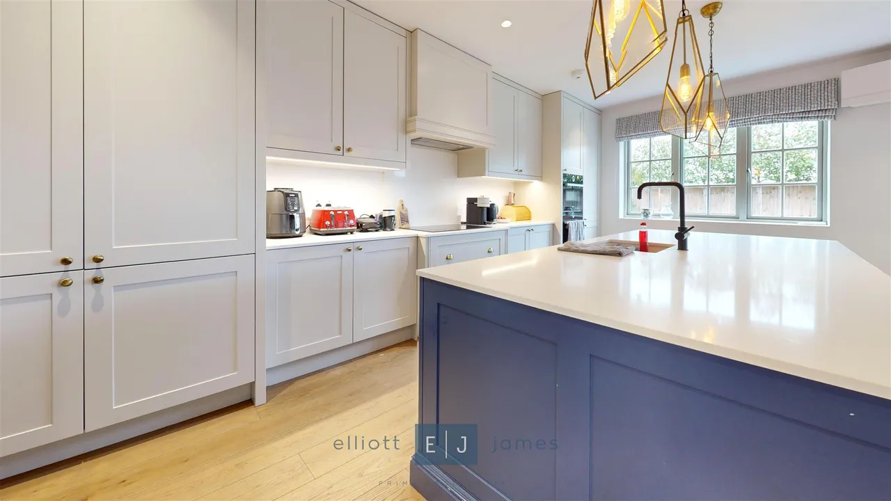 Beechview Drive, Waltham Abbey, EN9, photo 8