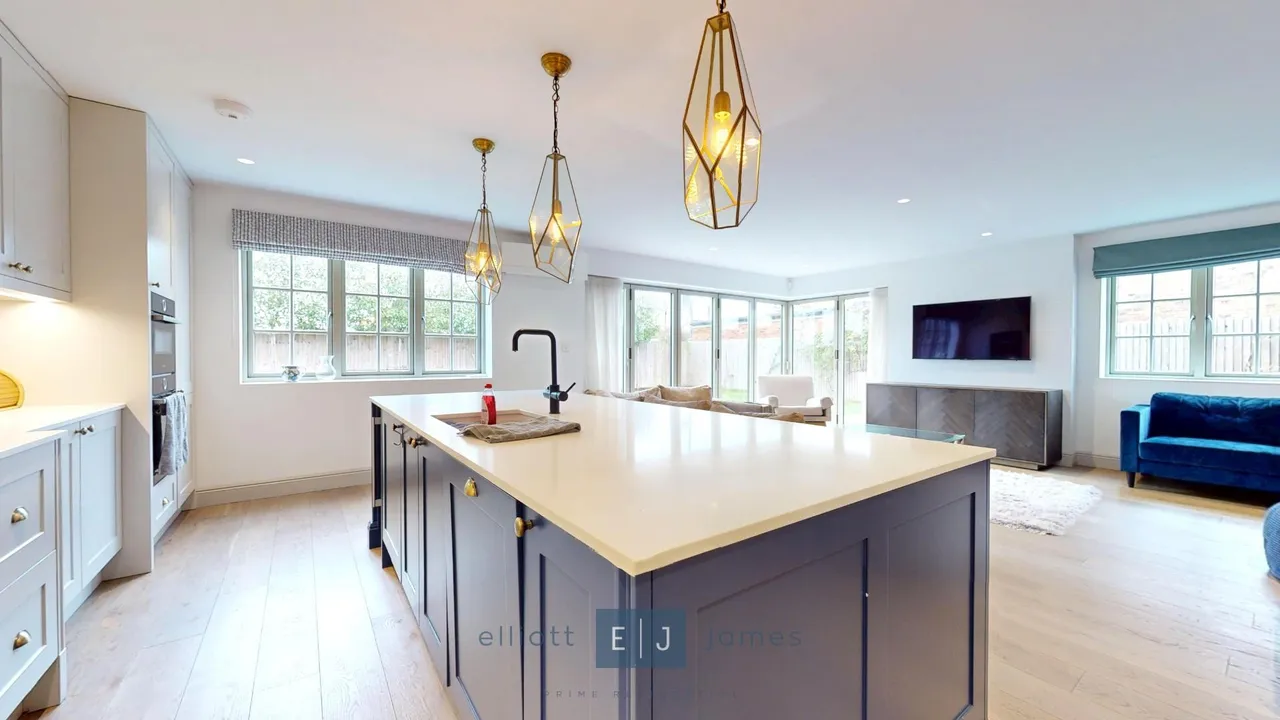 Beechview Drive, Waltham Abbey, EN9, photo 3