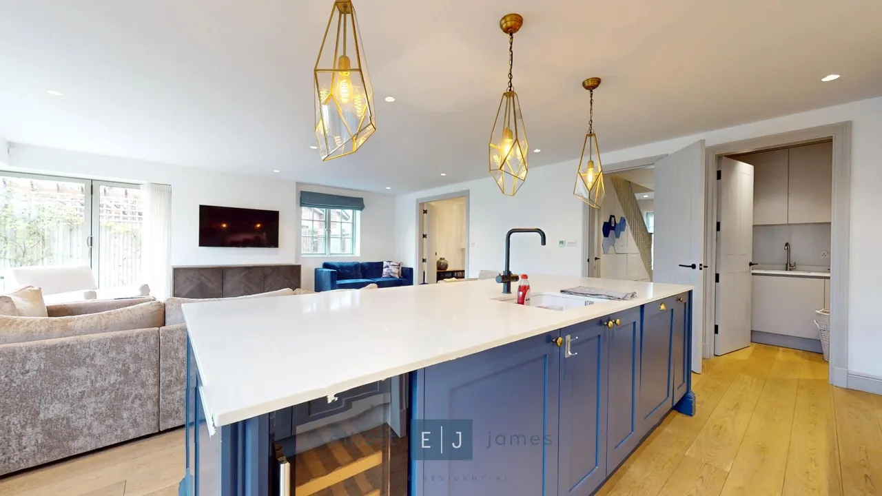 Beechview Drive, Waltham Abbey, EN9, photo 9