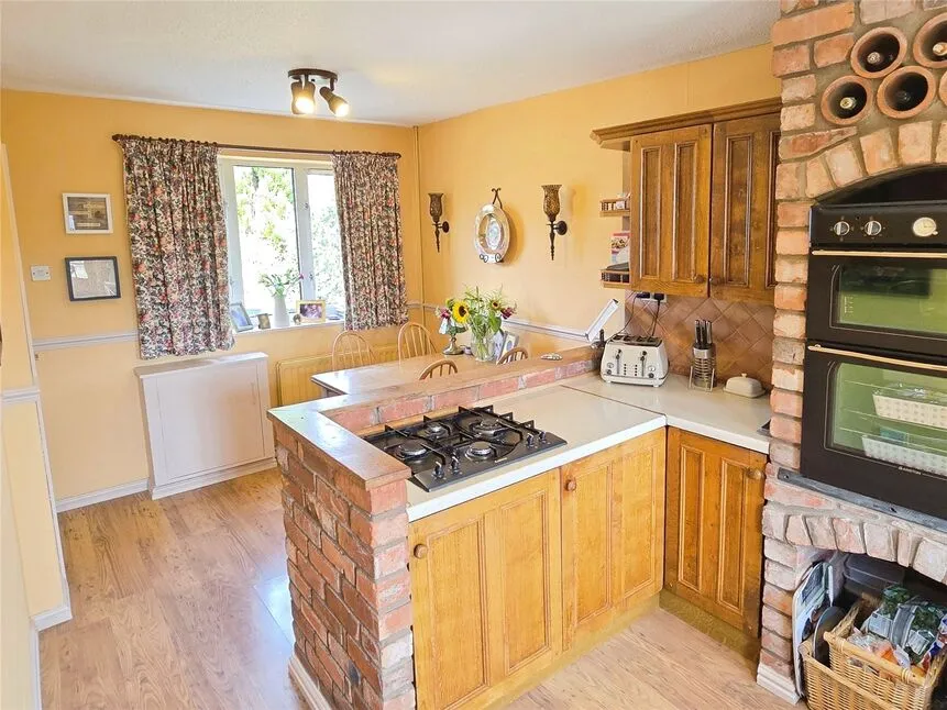 Woodside Court, Oswestry, Shropshire, SY11, photo 12