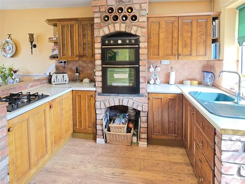 Woodside Court, Oswestry, Shropshire, SY11, photo 4