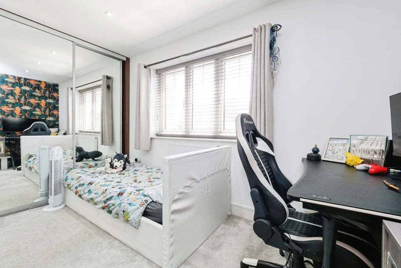 Five Oaks Lane, Chigwell, IG7, photo 13