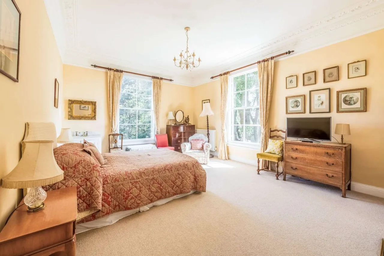 Haven Street, Wainscott, Rochester, Kent, ME3 8BL, photo 12