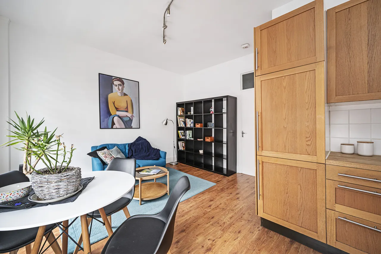 1 bed flat to rent — 11b Acton Street, London