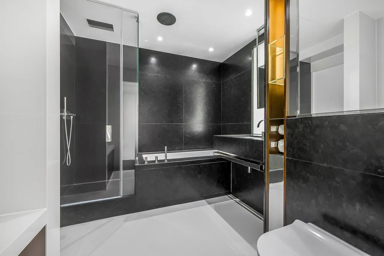 Pan Peninsula Square, London, E14, photo 11