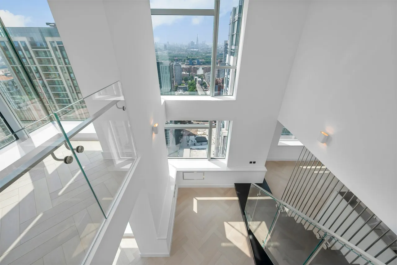 Pan Peninsula Square, London, E14, photo 5