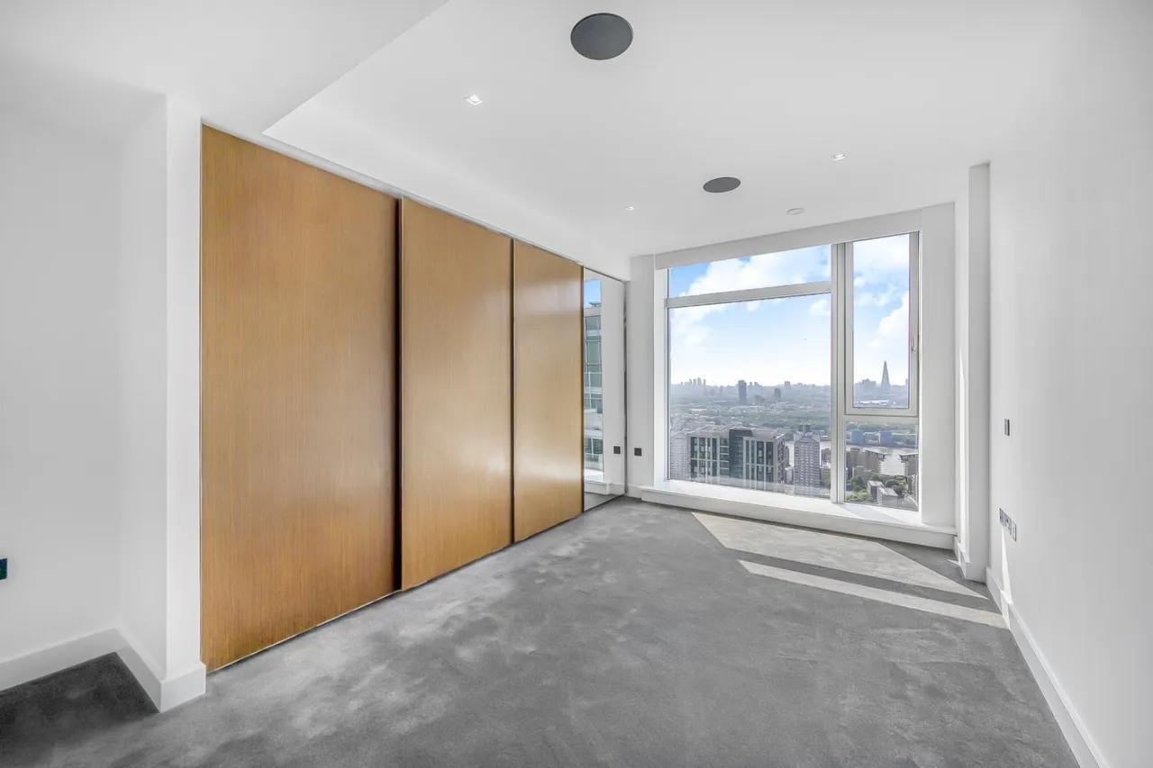 Pan Peninsula Square, London, E14, photo 8