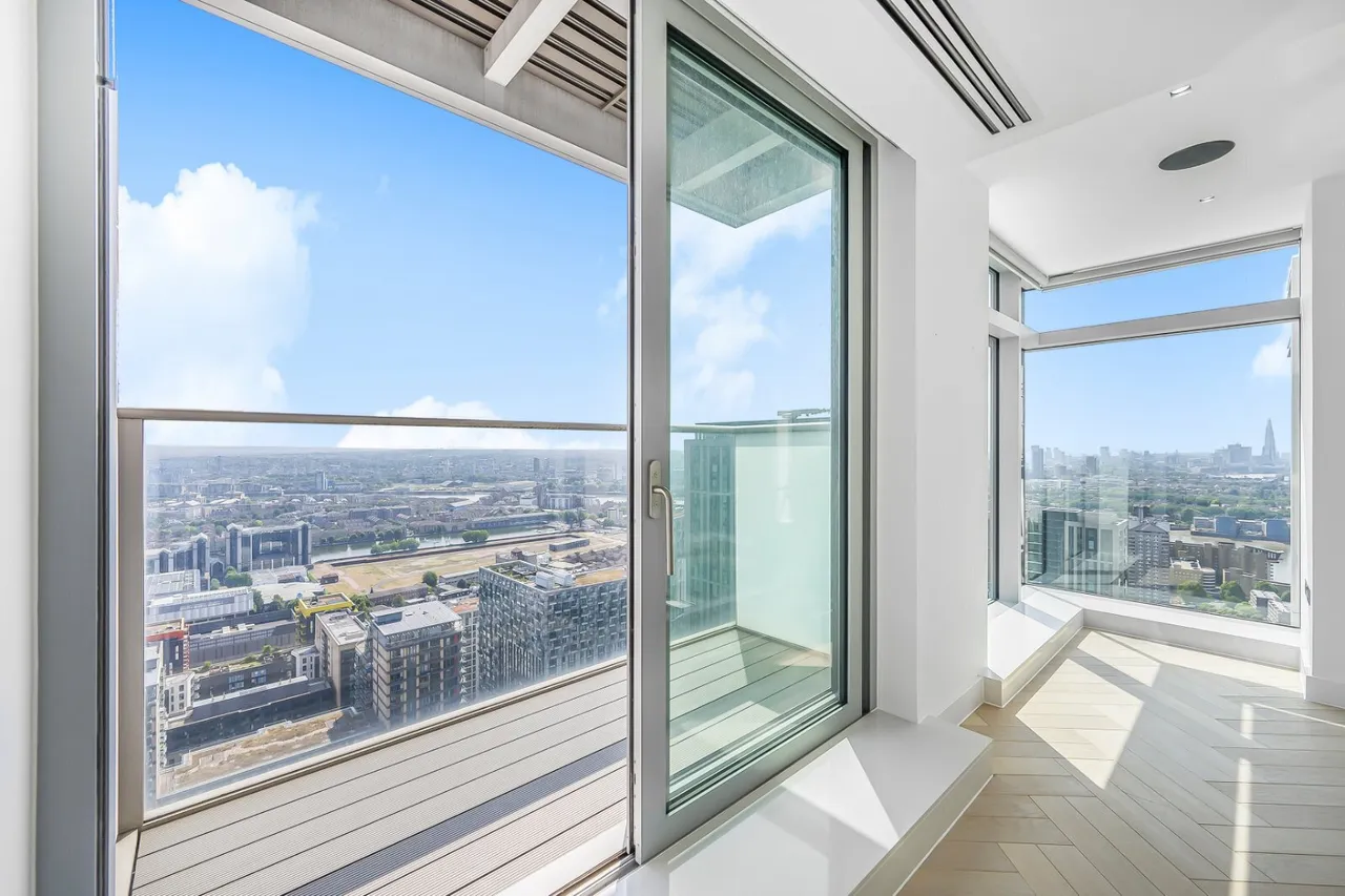 Pan Peninsula Square, London, E14, photo 3