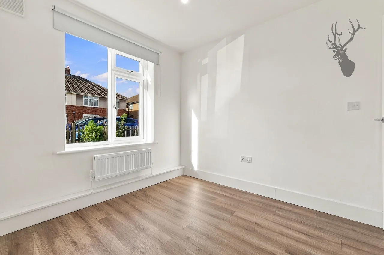 Broomfield Avenue, Loughton, IG10, photo 13