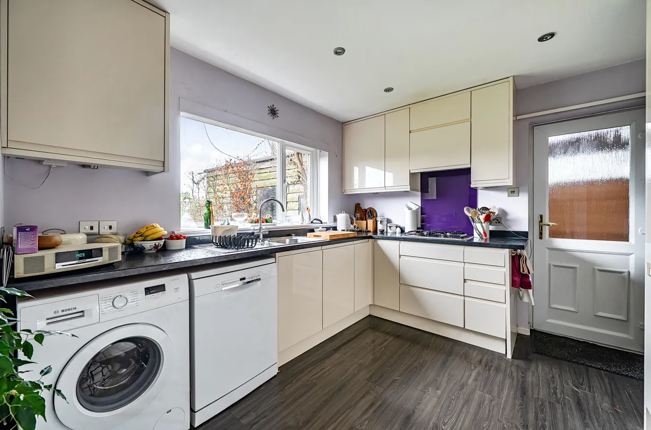 Scots Drive, Wokingham, Berkshire, RG41 3XF, photo 2