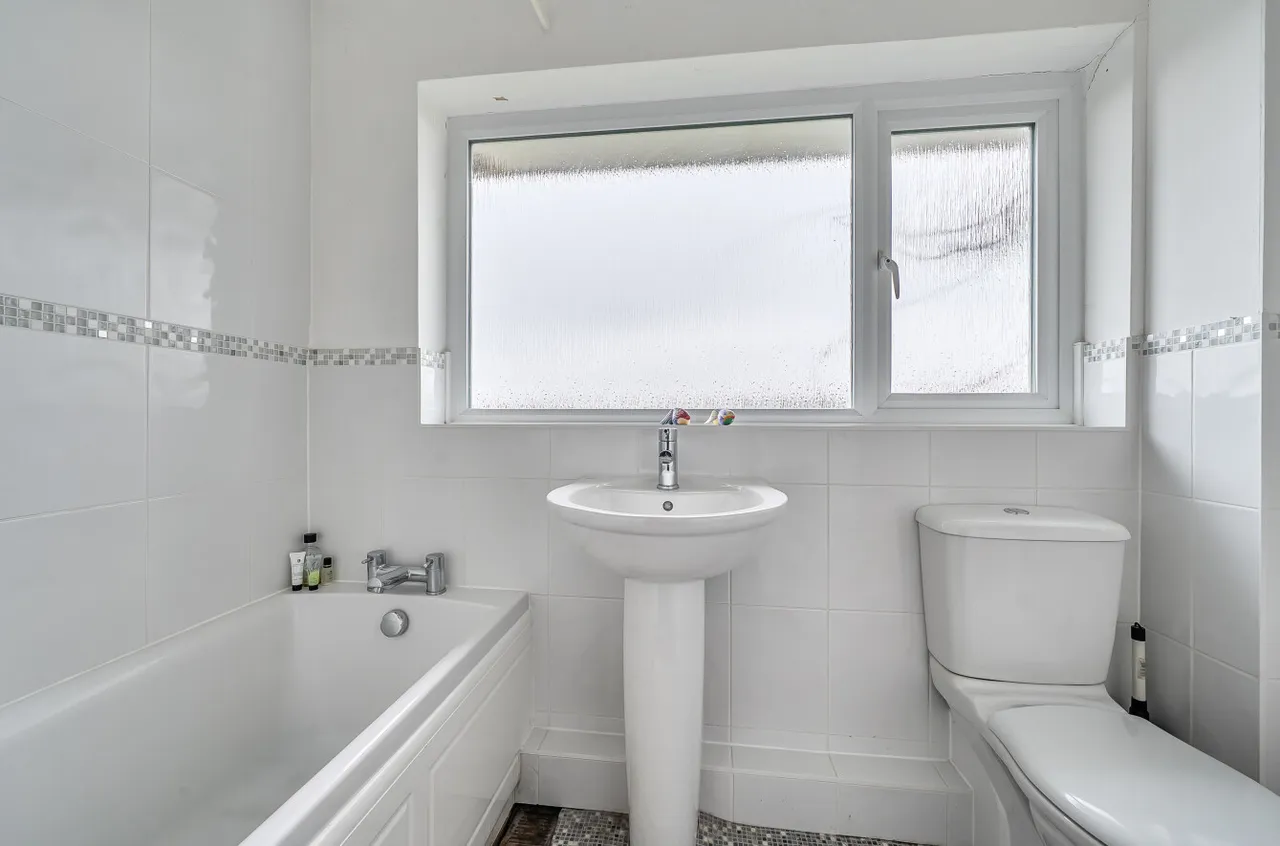 Scots Drive, Wokingham, Berkshire, RG41 3XF, photo 14