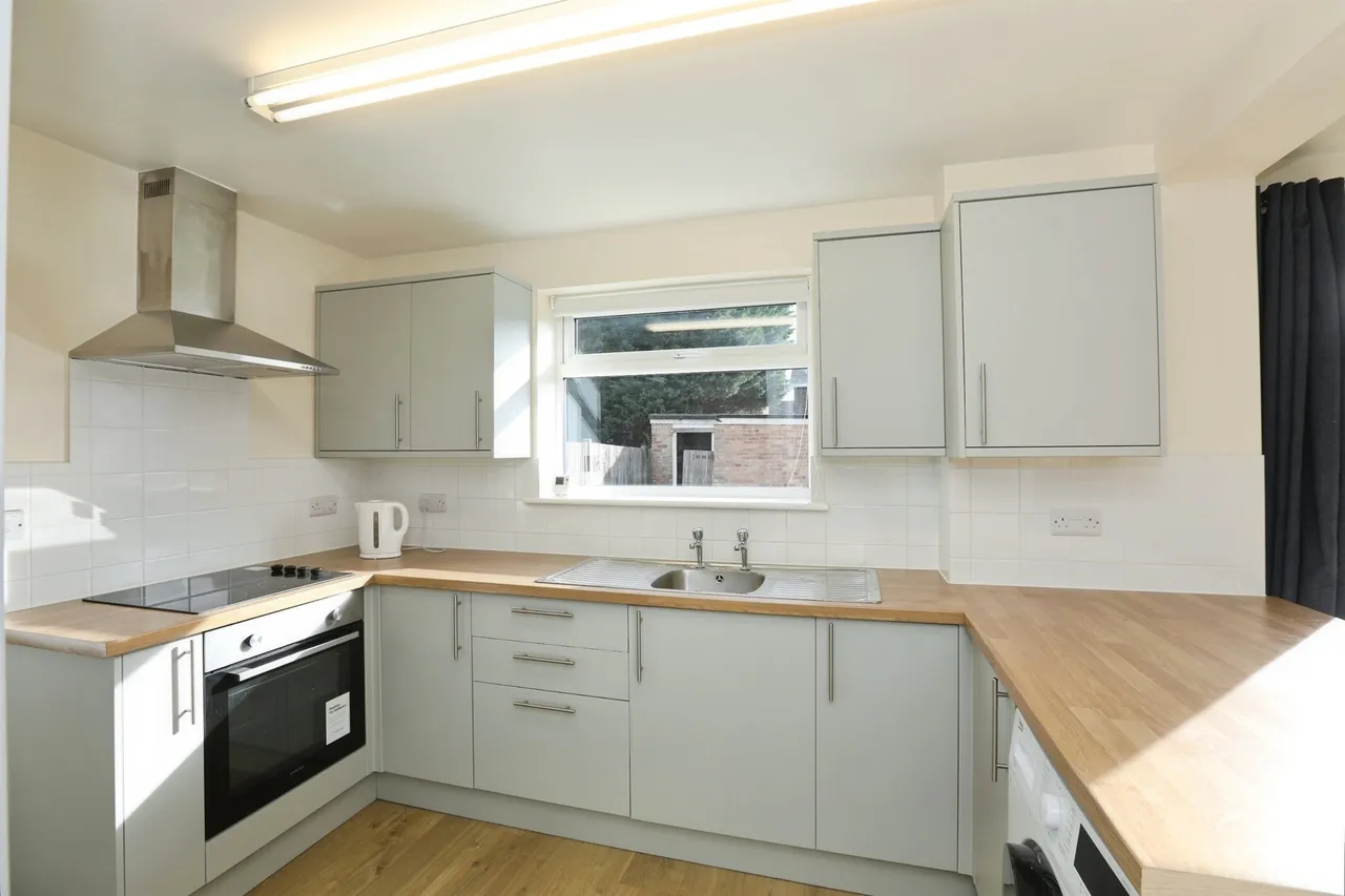 Beechey Way, Copthorne, RH10, photo 5
