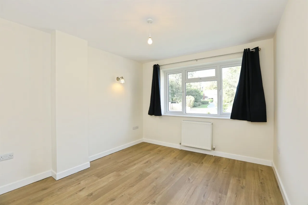 Beechey Way, Copthorne, RH10, photo 9