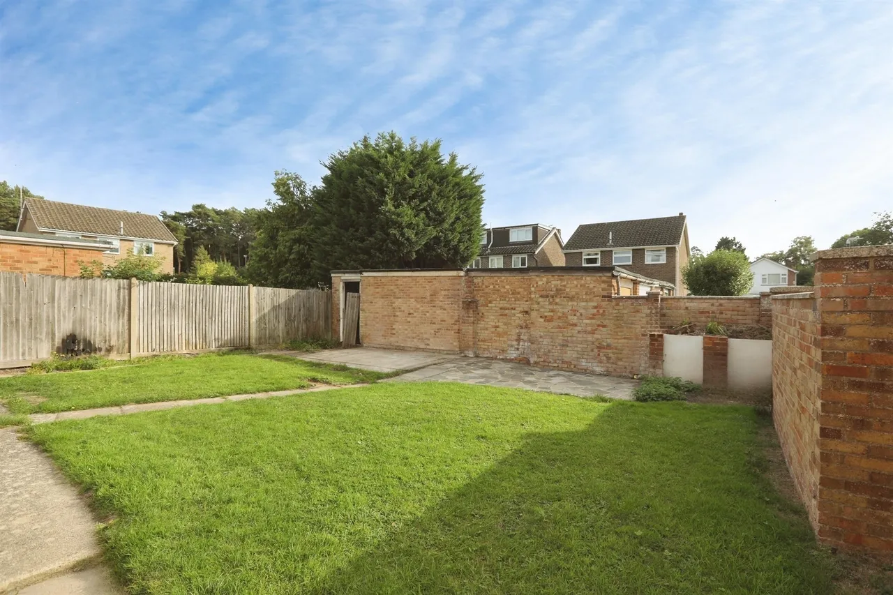 Beechey Way, Copthorne, RH10, photo 8