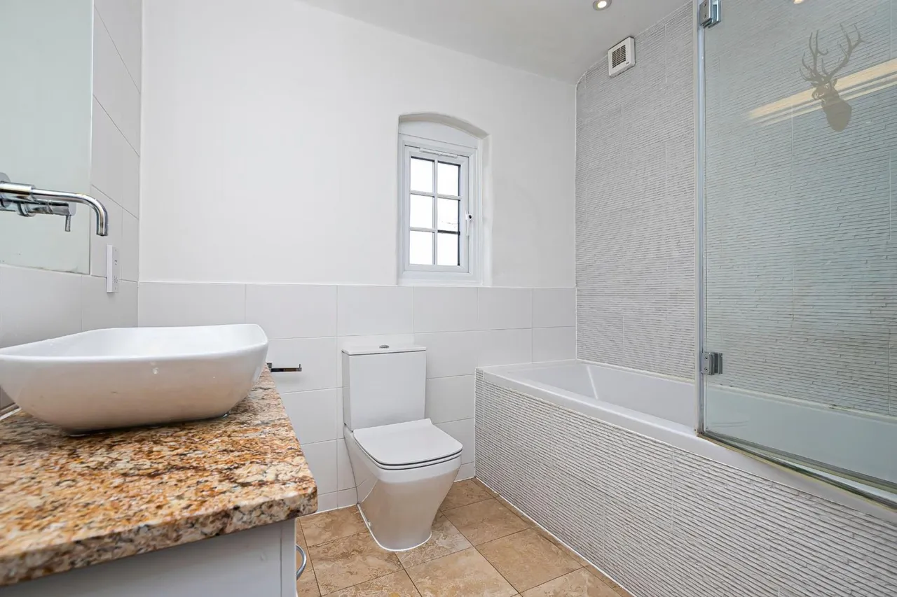 Stapleford Road, Stapleford Tawney, RM4, photo 11