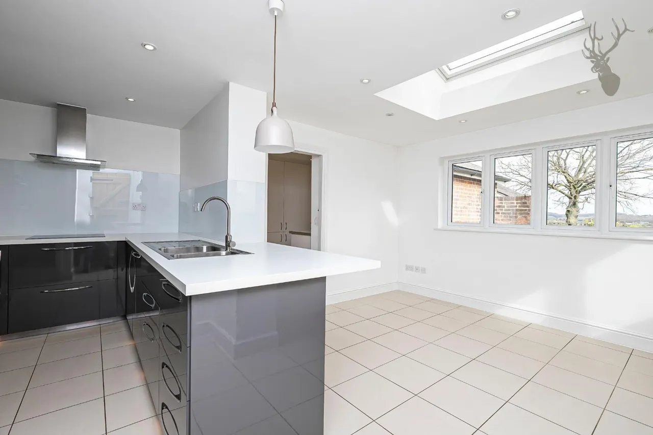Stapleford Road, Stapleford Tawney, RM4, photo 5