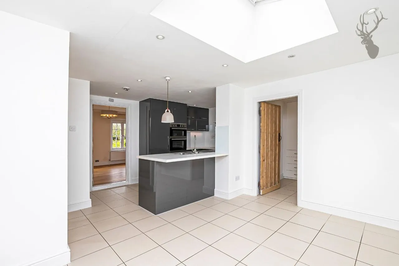 Stapleford Road, Stapleford Tawney, RM4, photo 6