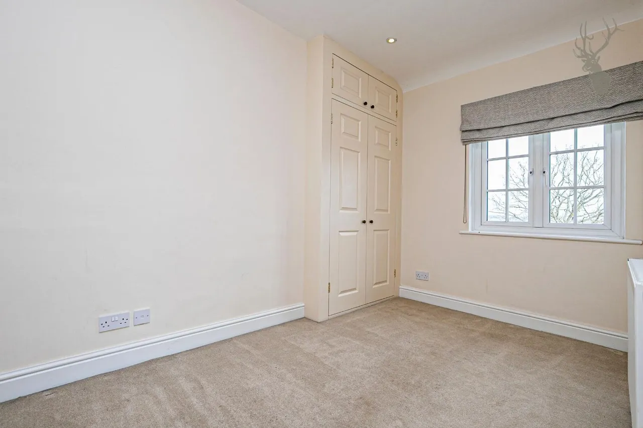 Stapleford Road, Stapleford Tawney, RM4, photo 9