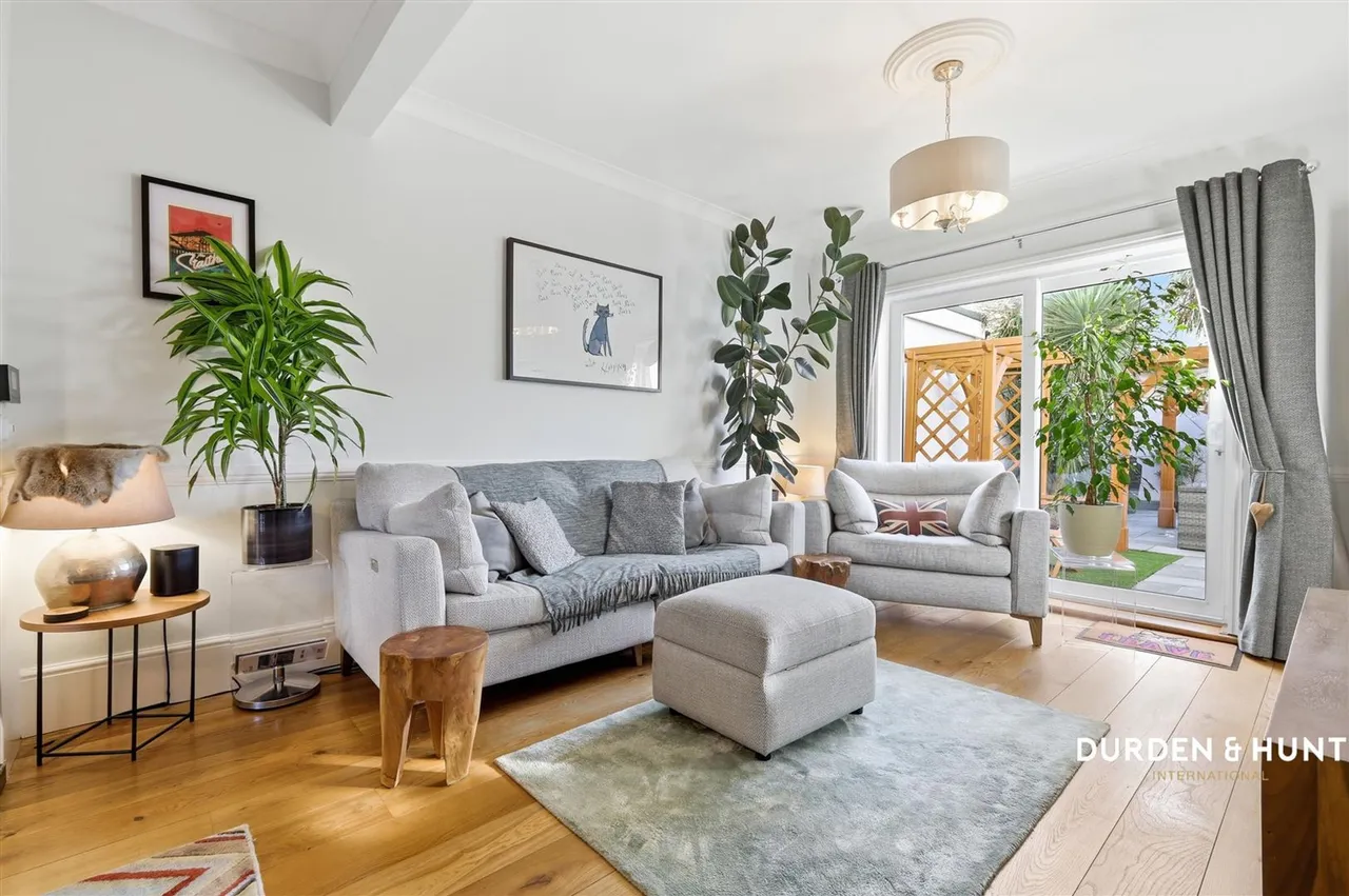 Lytton Road, Romford, RM2, photo 3