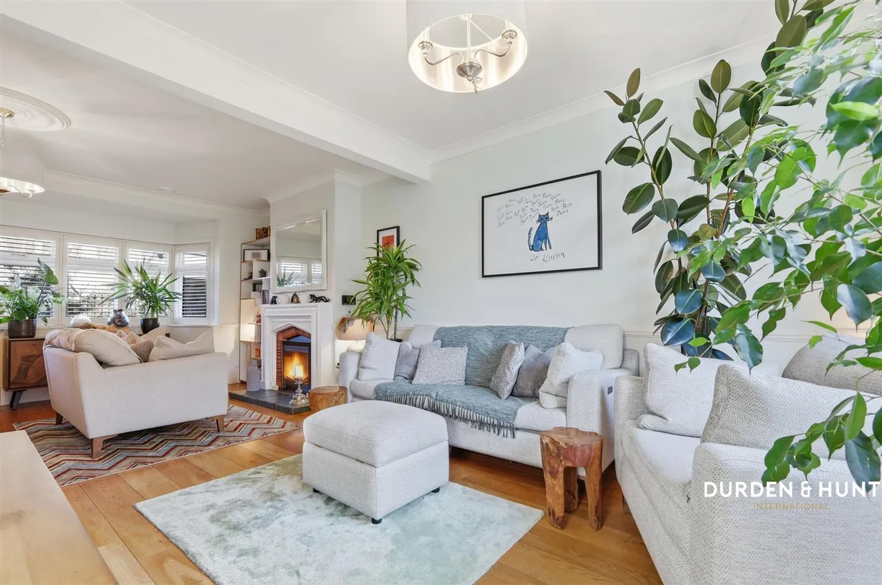 Lytton Road, Romford, RM2, photo 2