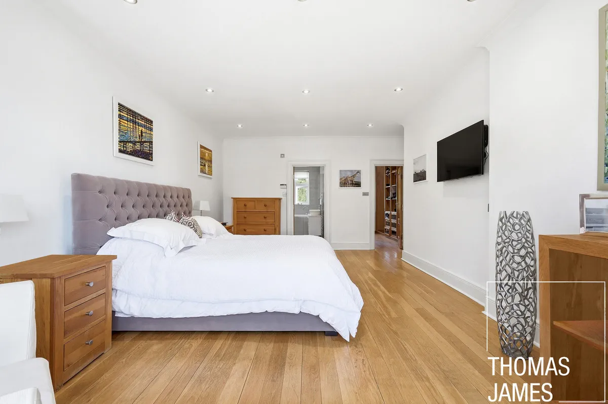 London, N21, photo 25