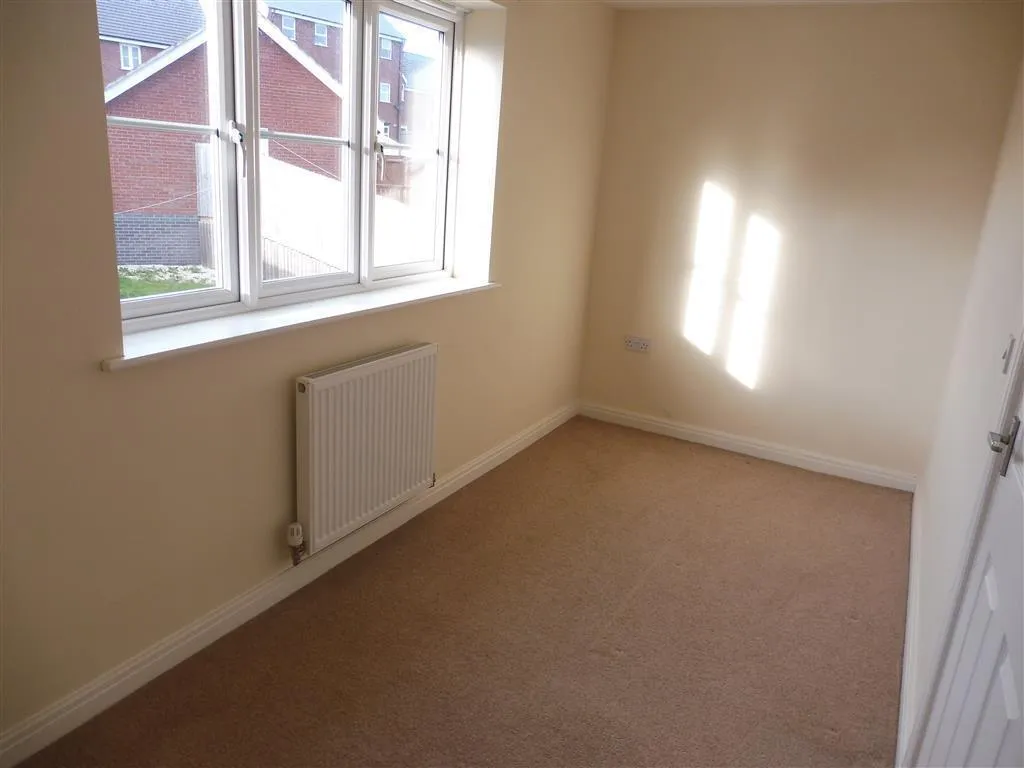 Becks Close, Birstall, LE4, photo 5