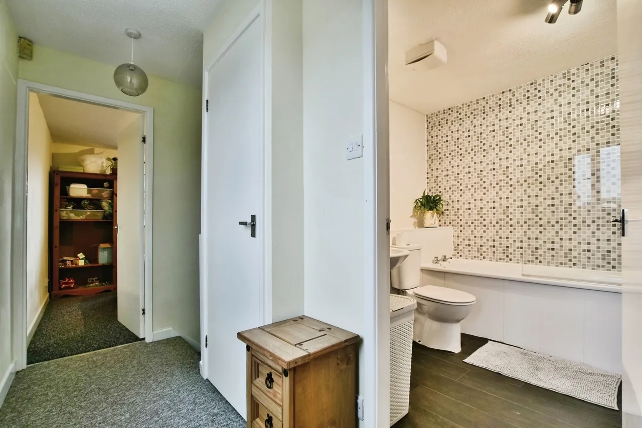Drake Road, Broadheath, Altrincham, WA14, photo 12