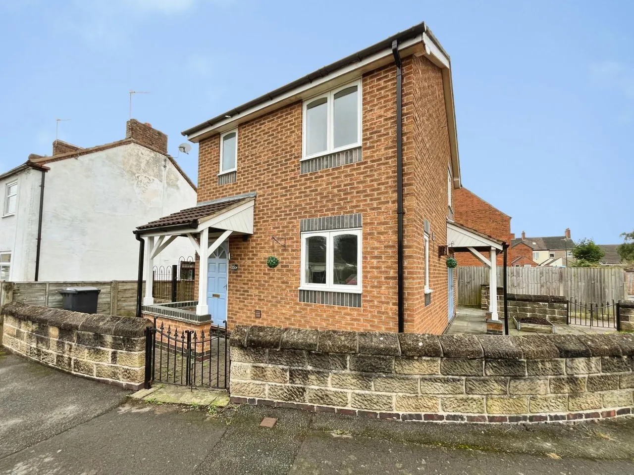 2 bed house for sale, Hall Street, Church Gresley, DE11