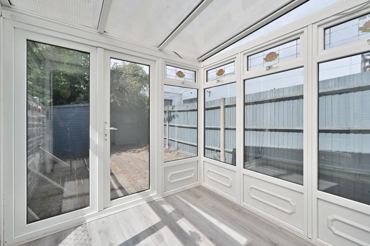 70 Greatham Road, Bushey, photo 6