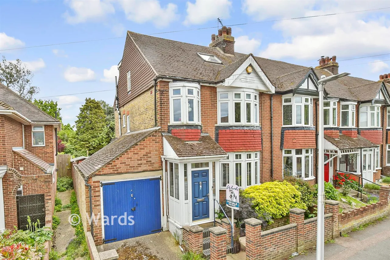 4 bed house for sale, Second Avenue, Gillingham, ME7