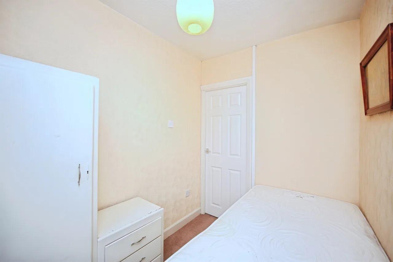 Pierce Avenue, Solihull, B92, photo 16