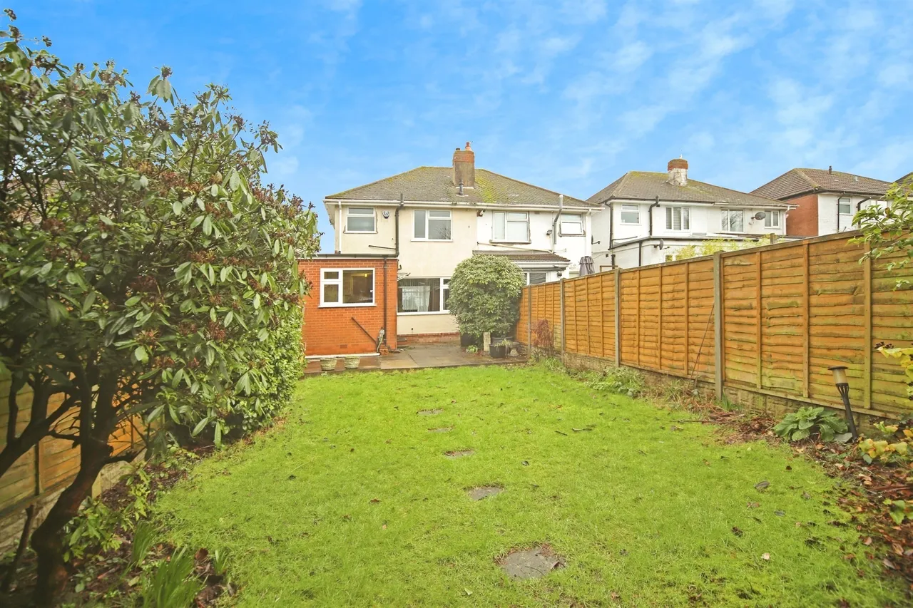 Pierce Avenue, Solihull, B92, photo 19