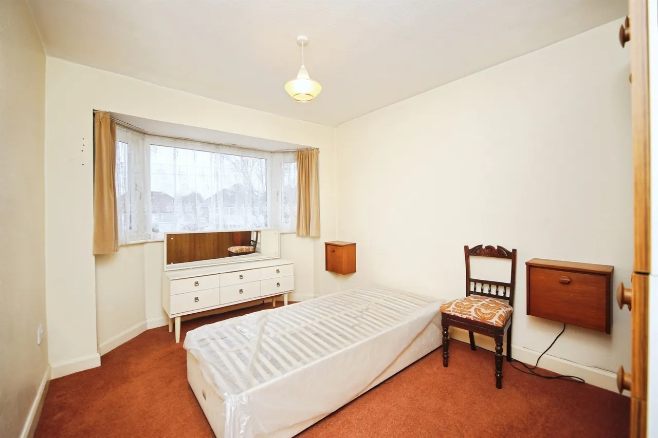 Pierce Avenue, Solihull, B92, photo 14