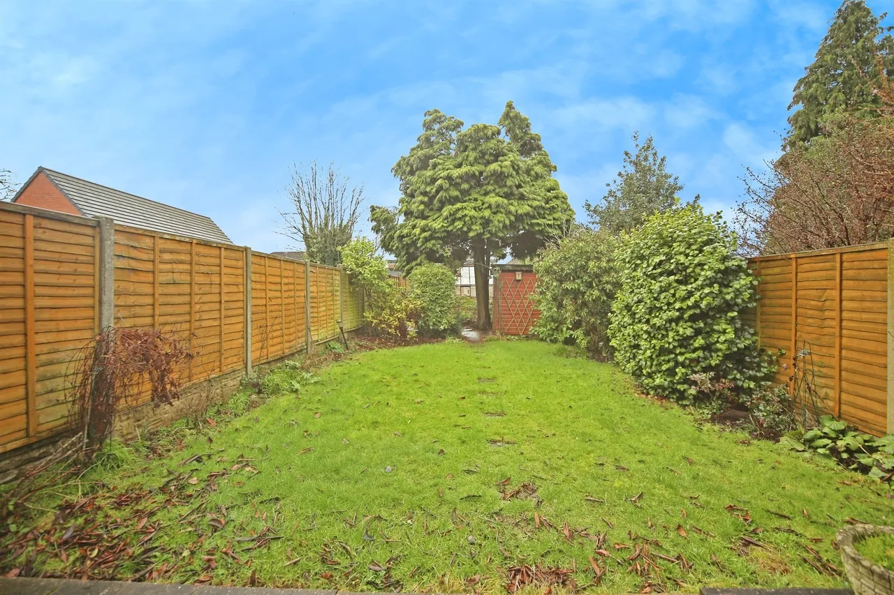 Pierce Avenue, Solihull, B92, photo 18