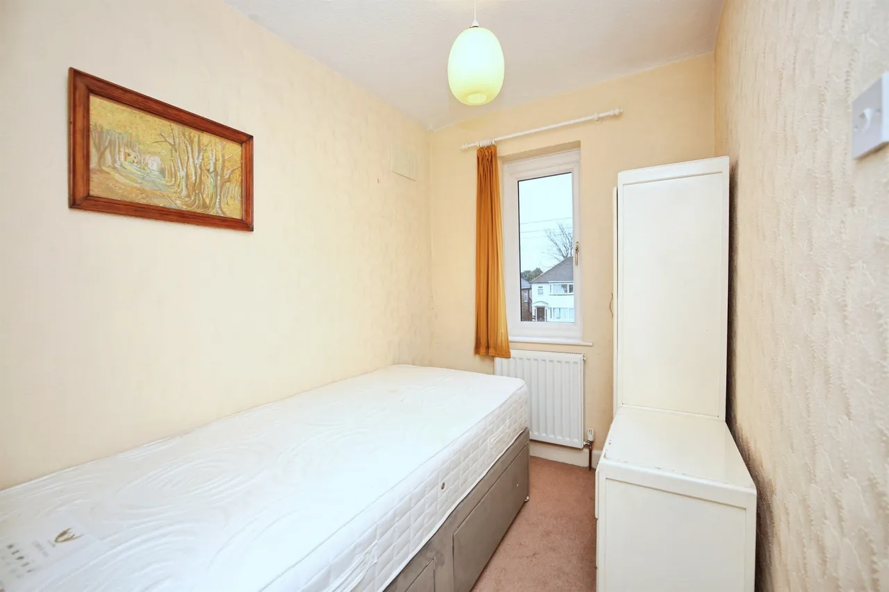 Pierce Avenue, Solihull, B92, photo 17