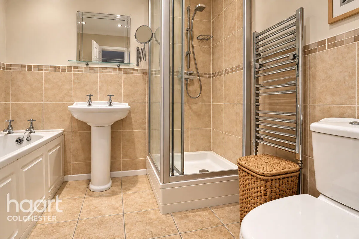 Chatsworth Road, Colchester, CO5, photo 9