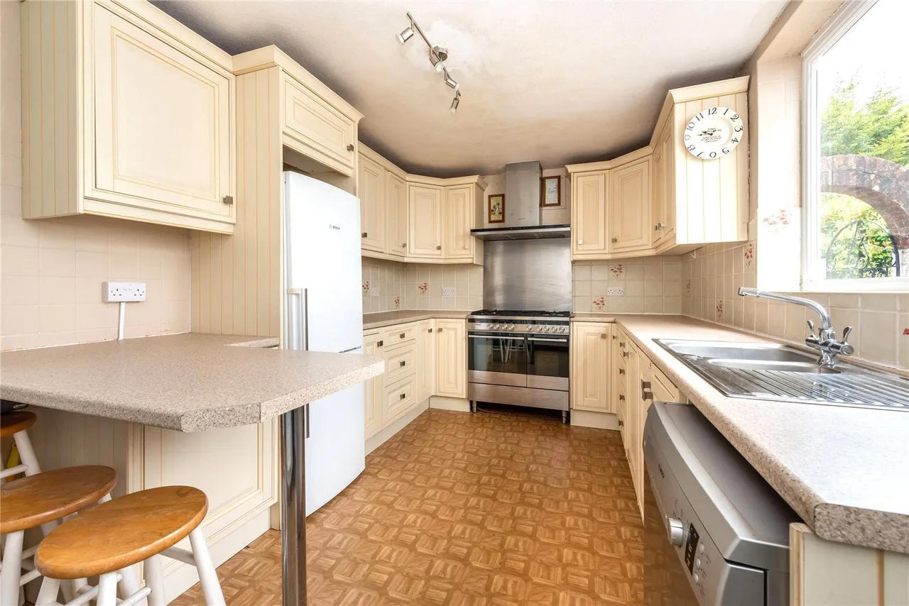 Pixham Lane, Pixham, RH4, photo 6