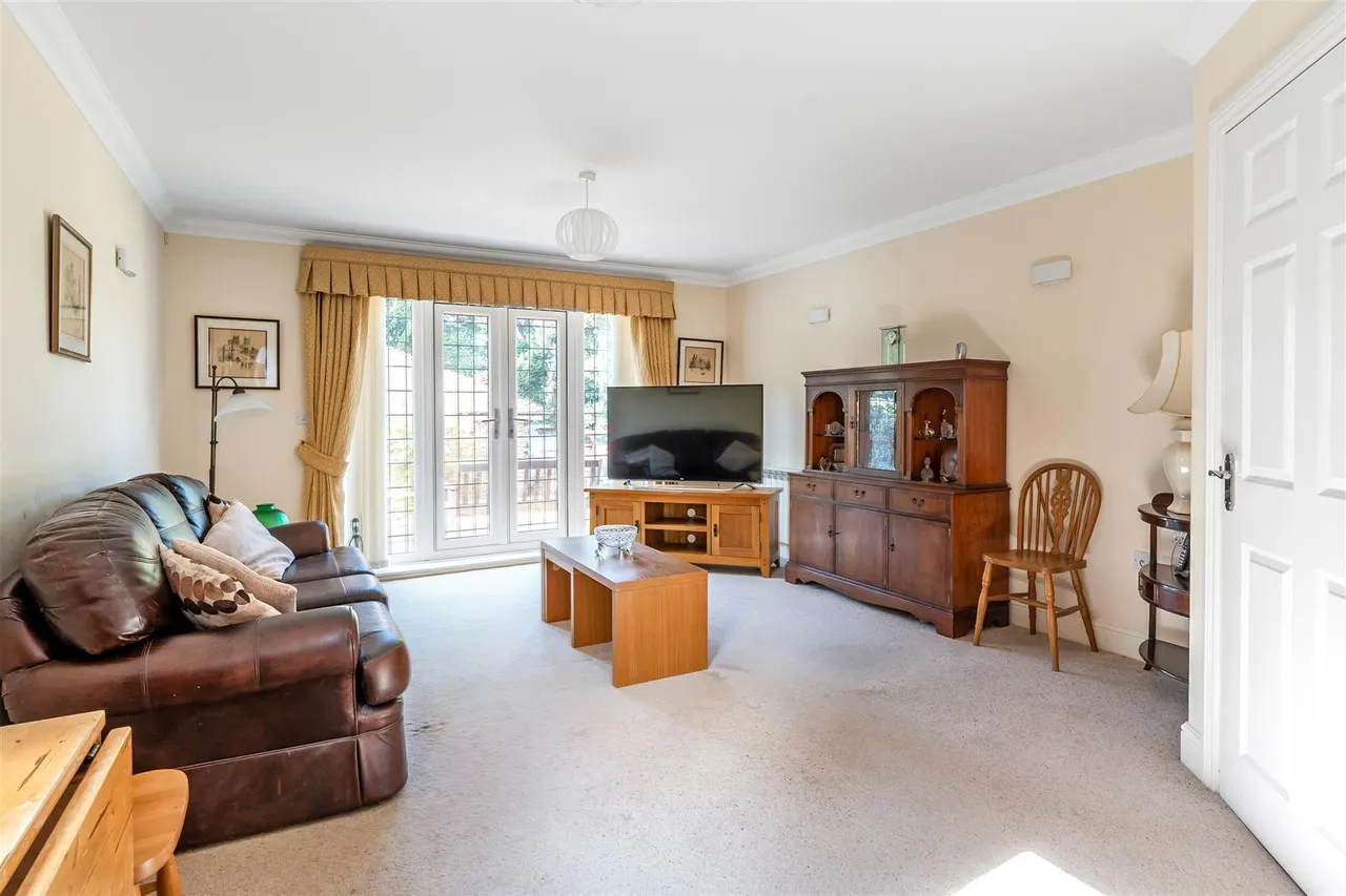 Epsom Road, Leatherhead, KT22, photo 7
