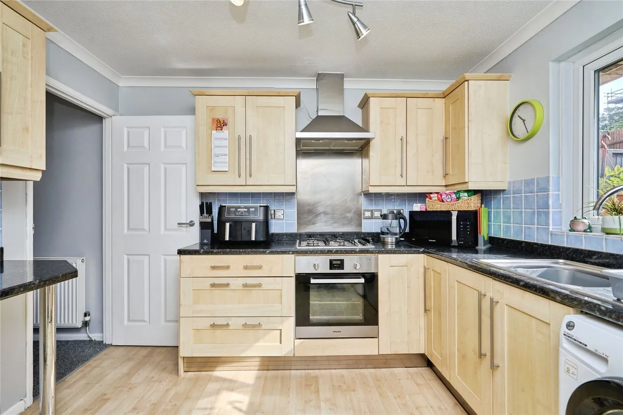 Holly Tree Close, Ryde, PO33, photo 13