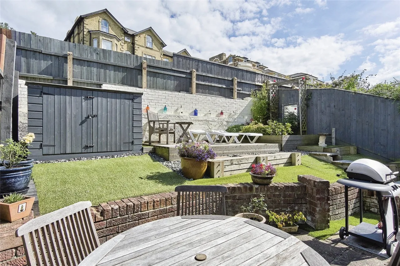Holly Tree Close, Ryde, PO33, photo 6