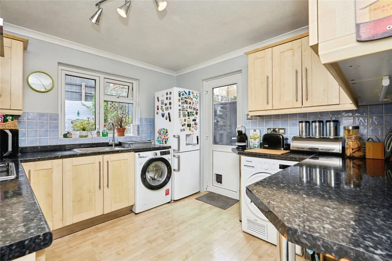 Holly Tree Close, Ryde, PO33, photo 7