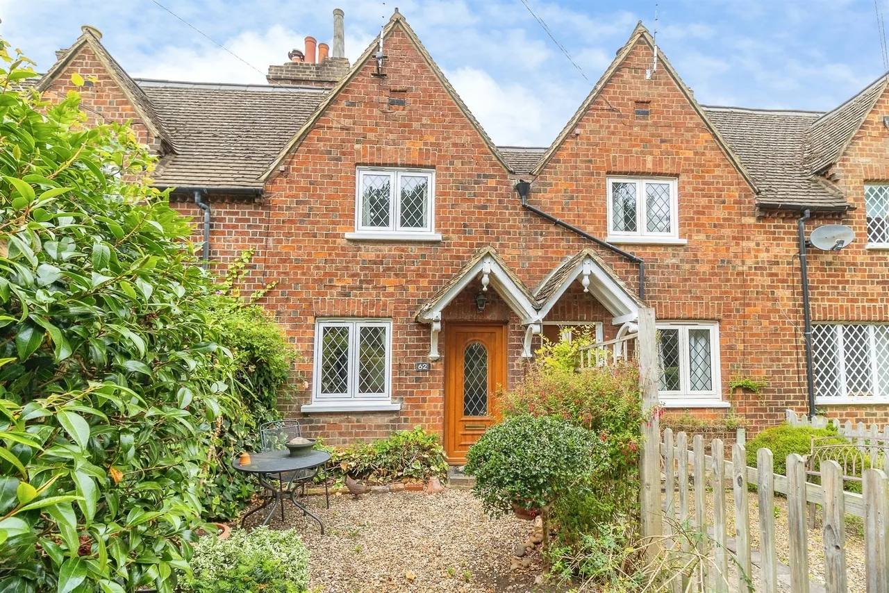 2 bed house for sale, Crow Lane, Husborne Crawley, MK43