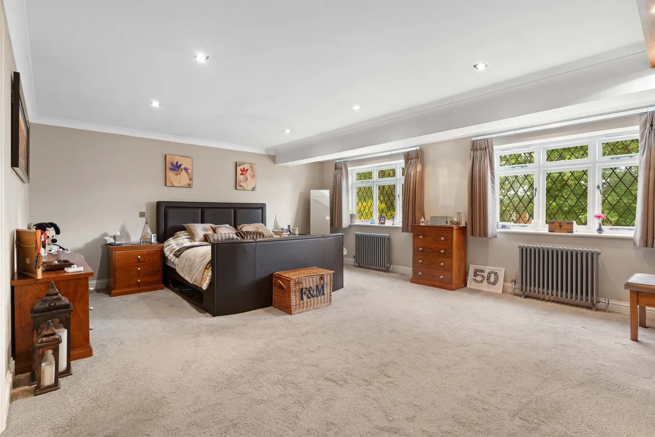 Nelmes Road, Emerson Park, RM11, photo 27