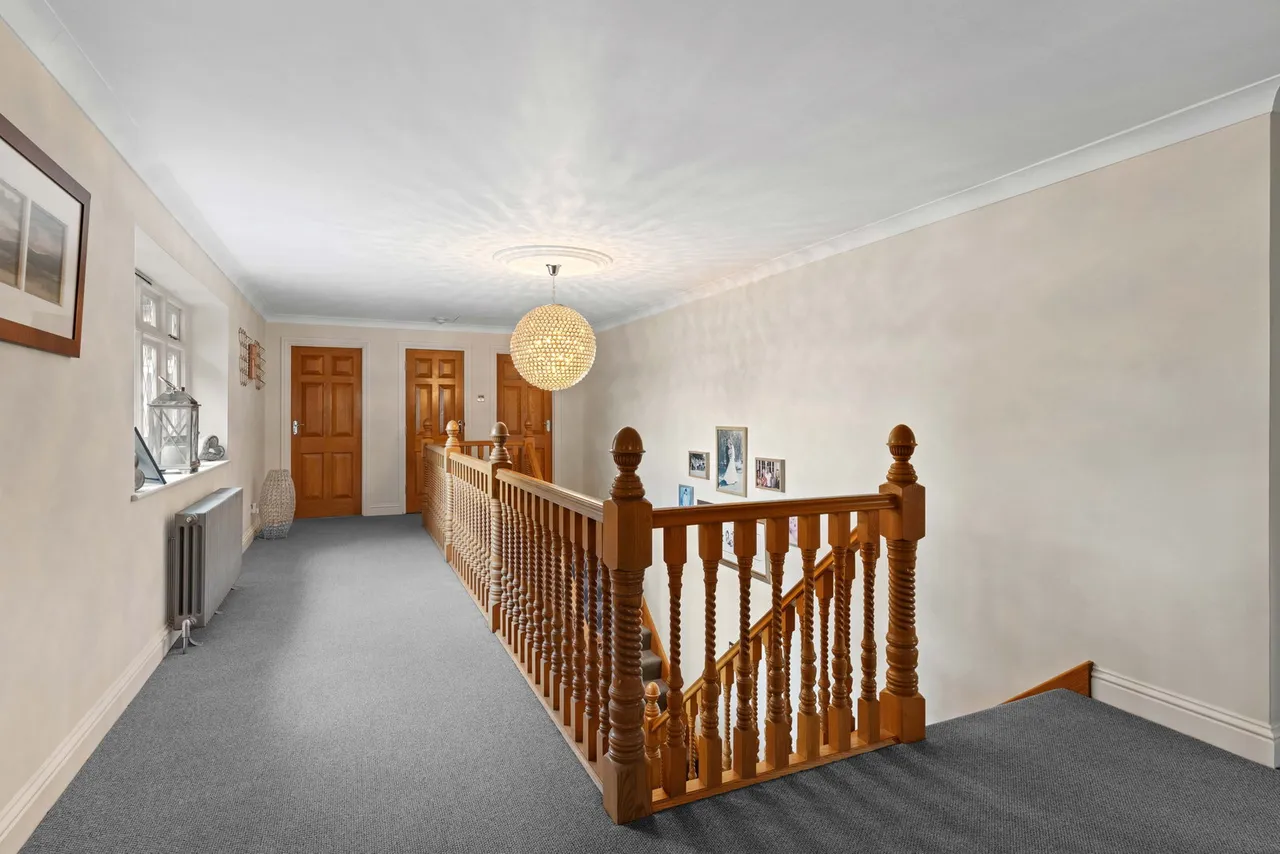 Nelmes Road, Emerson Park, RM11, photo 25